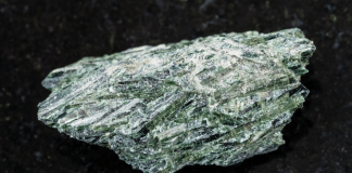 Aktinolit (Actinolite) Aktinolit (Actinolite) Taşı Özellikleri ve Faydaları
